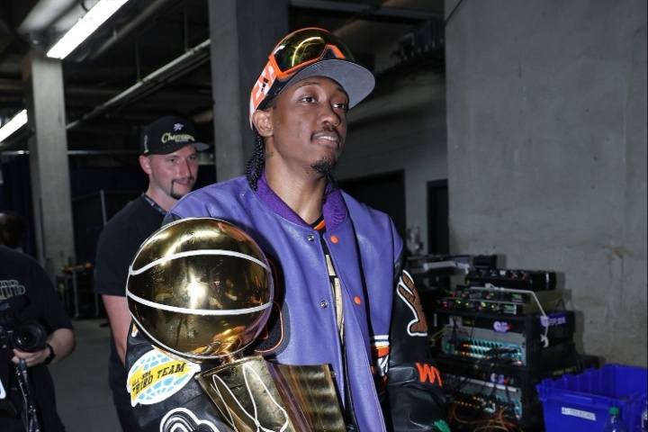 体育博彩平台-留一手杰伦威想拿5年2.87亿必须MVP/DPOY/一阵 二三阵拿不满